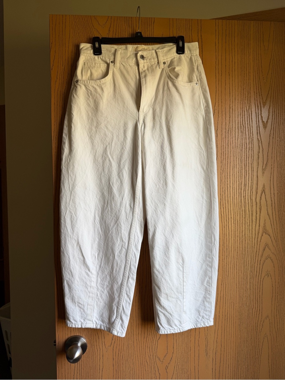 Universal Thread White High-Rise Barrel Jeans